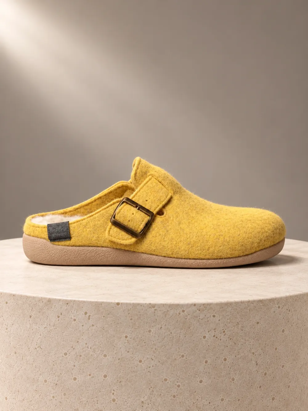Zapatillas de Casa Mujer Fieltro Mostaza con Hebilla